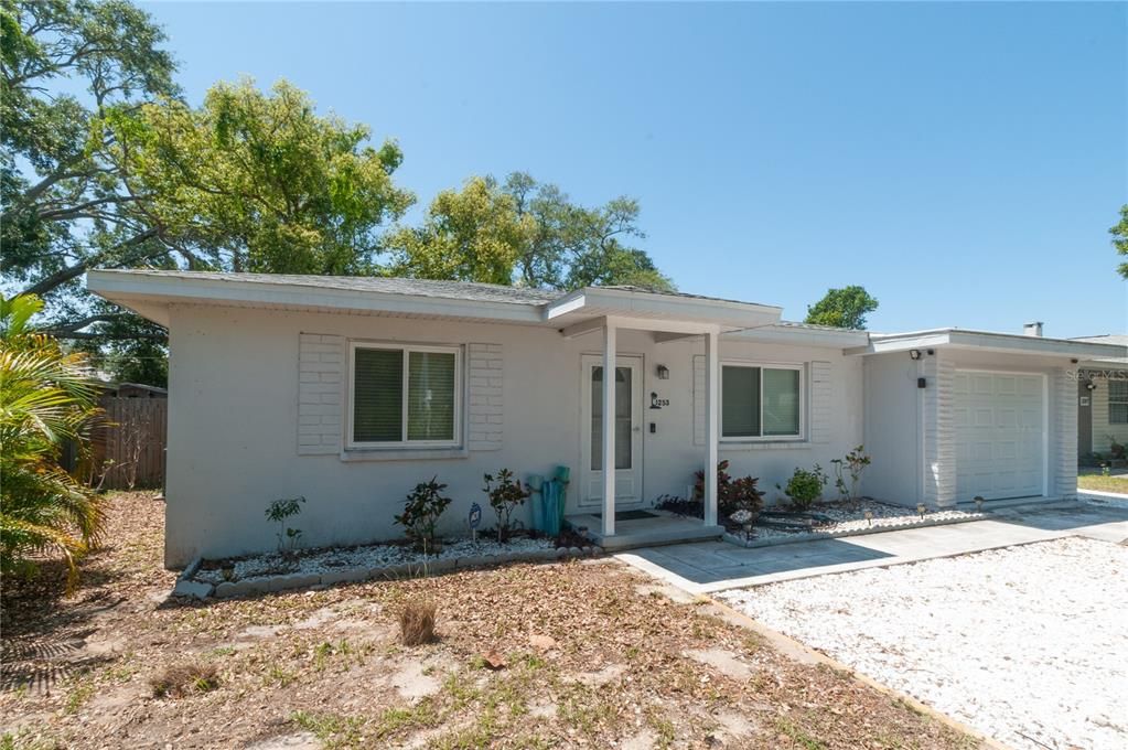 For Sale: $390,000 (3 beds, 2 baths, 1080 Square Feet)