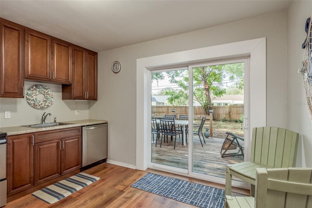 For Sale: $390,000 (3 beds, 2 baths, 1080 Square Feet)