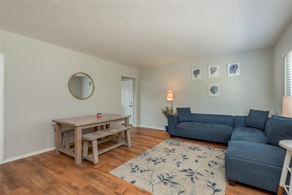 For Sale: $390,000 (3 beds, 2 baths, 1080 Square Feet)