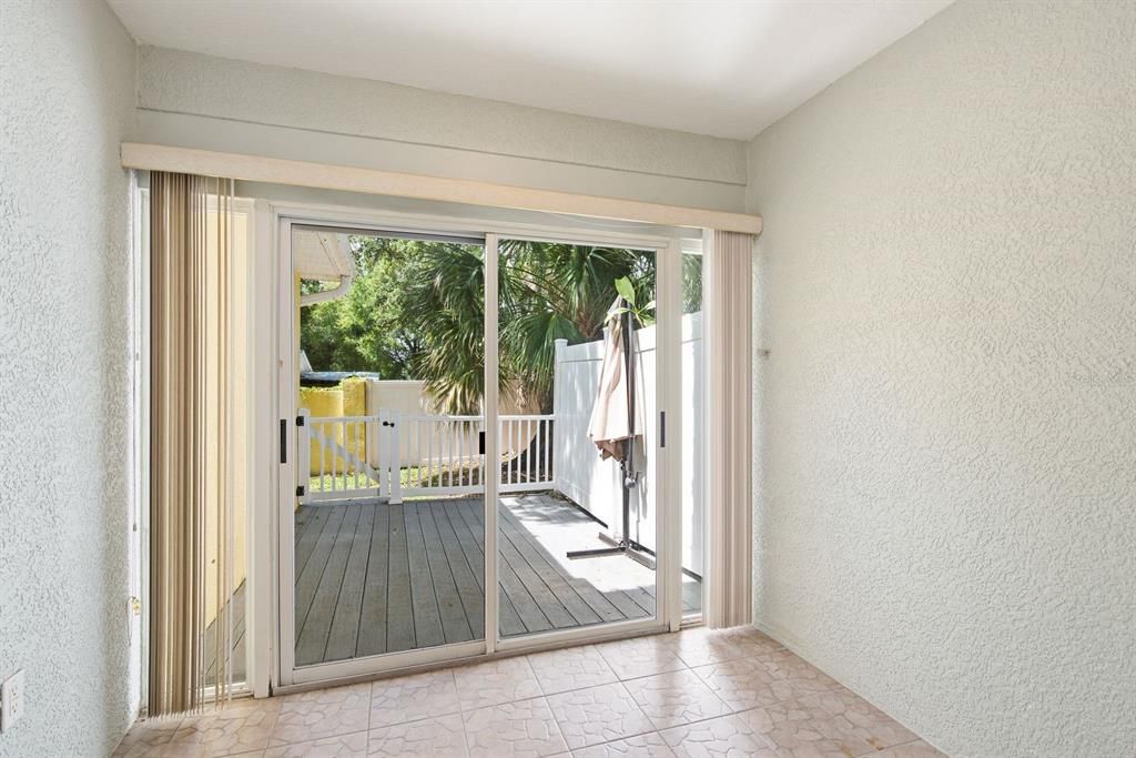 For Rent: $2,100 (2 beds, 2 baths, 1250 Square Feet)