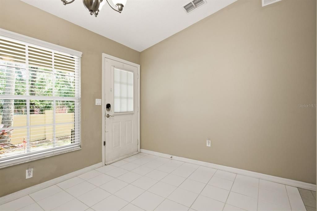 For Rent: $2,100 (2 beds, 2 baths, 1250 Square Feet)