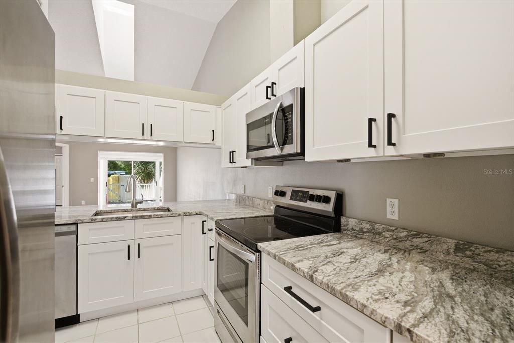 For Rent: $2,100 (2 beds, 2 baths, 1250 Square Feet)