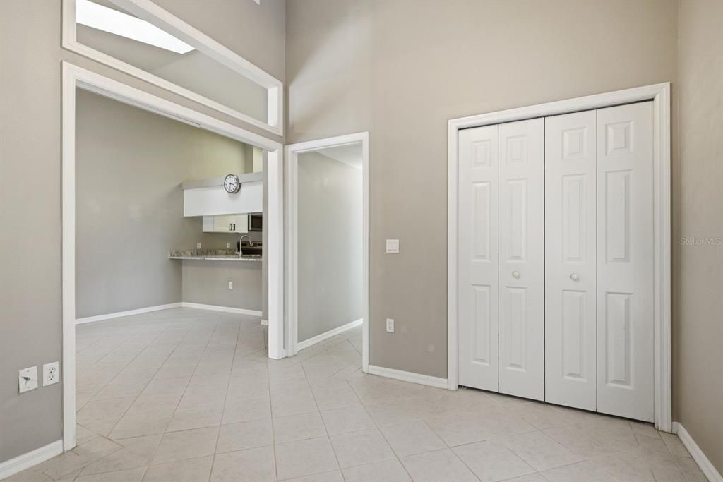 For Rent: $2,100 (2 beds, 2 baths, 1250 Square Feet)