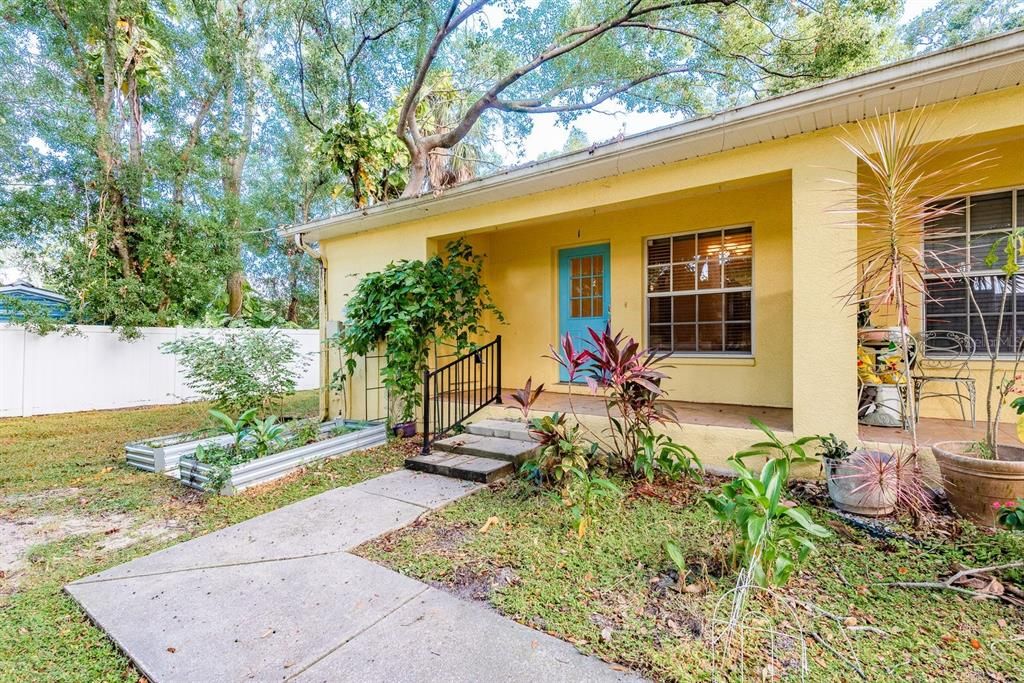 For Rent: $2,100 (2 beds, 2 baths, 1250 Square Feet)