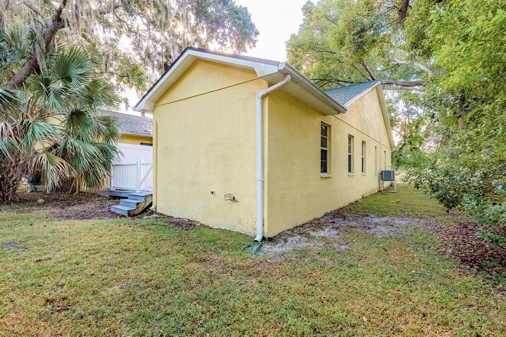 For Rent: $2,100 (2 beds, 2 baths, 1250 Square Feet)