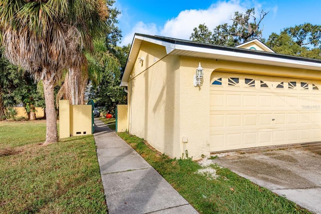 For Rent: $2,100 (2 beds, 2 baths, 1250 Square Feet)
