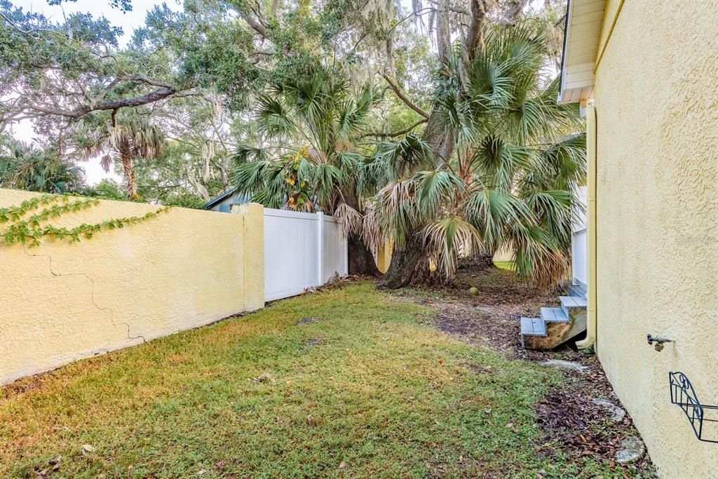 For Rent: $2,100 (2 beds, 2 baths, 1250 Square Feet)