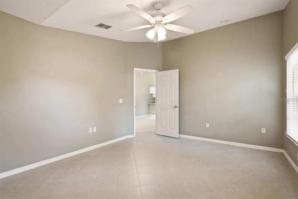 For Rent: $2,100 (2 beds, 2 baths, 1250 Square Feet)