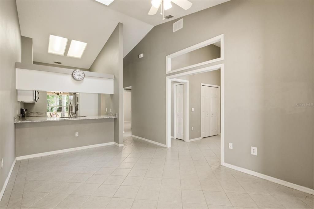 For Rent: $2,100 (2 beds, 2 baths, 1250 Square Feet)