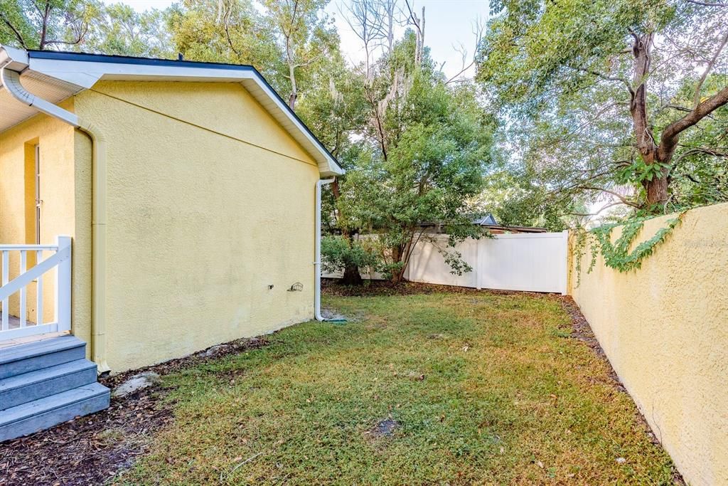 For Rent: $2,100 (2 beds, 2 baths, 1250 Square Feet)