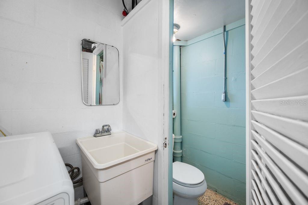 На продажу: $389,900 (2 спален, 2 ванн, 1184 Квадратных фут)