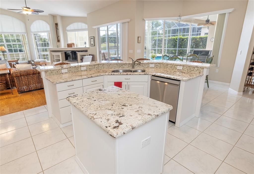 For Sale: $1,150,000 (3 beds, 3 baths, 3237 Square Feet)