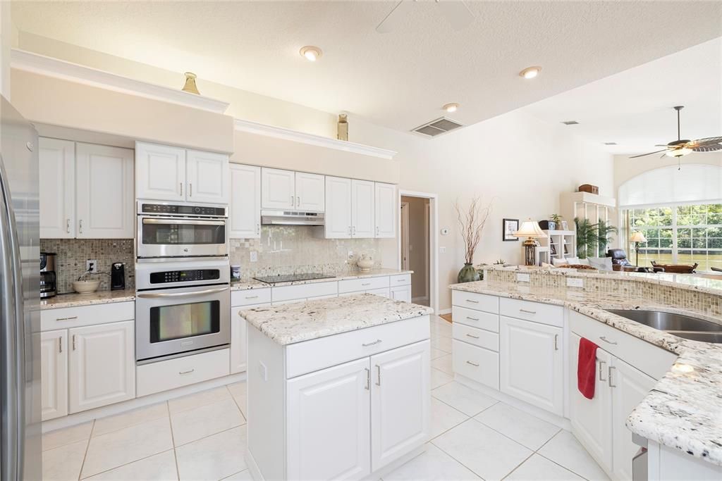For Sale: $1,150,000 (3 beds, 3 baths, 3237 Square Feet)