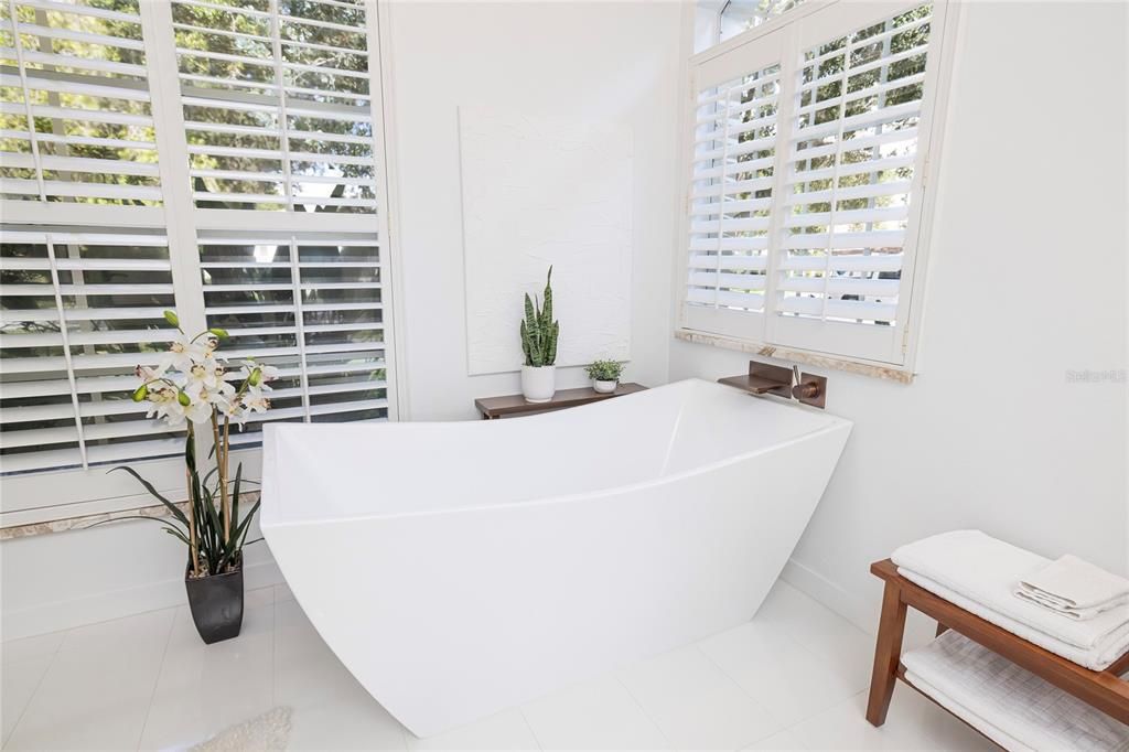 For Sale: $1,150,000 (3 beds, 3 baths, 3237 Square Feet)