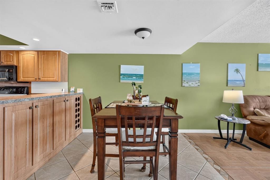 En Venta: $475,000 (2 camas, 2 baños, 1214 Pies cuadrados)