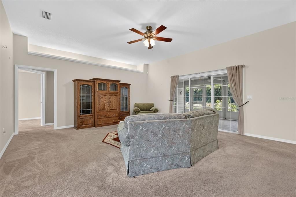 For Sale: $410,000 (3 beds, 2 baths, 2015 Square Feet)