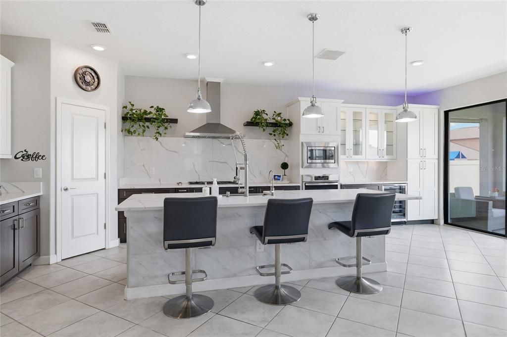 For Sale: $425,000 (4 beds, 2 baths, 2775 Square Feet)