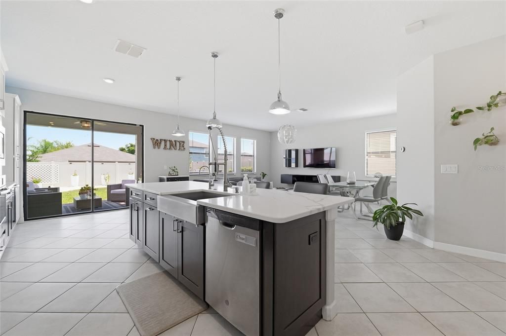 For Sale: $425,000 (4 beds, 2 baths, 2775 Square Feet)