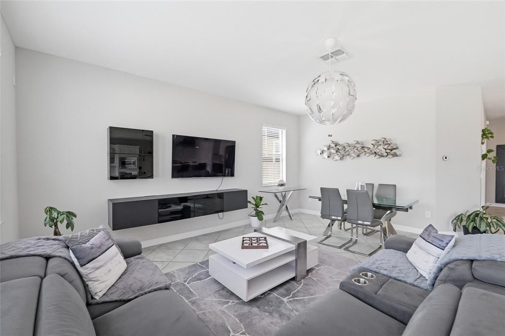 For Sale: $425,000 (4 beds, 2 baths, 2775 Square Feet)