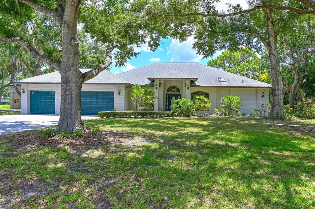 Activo con contrato: $989,900 (3 camas, 3 baños, 2820 Pies cuadrados)