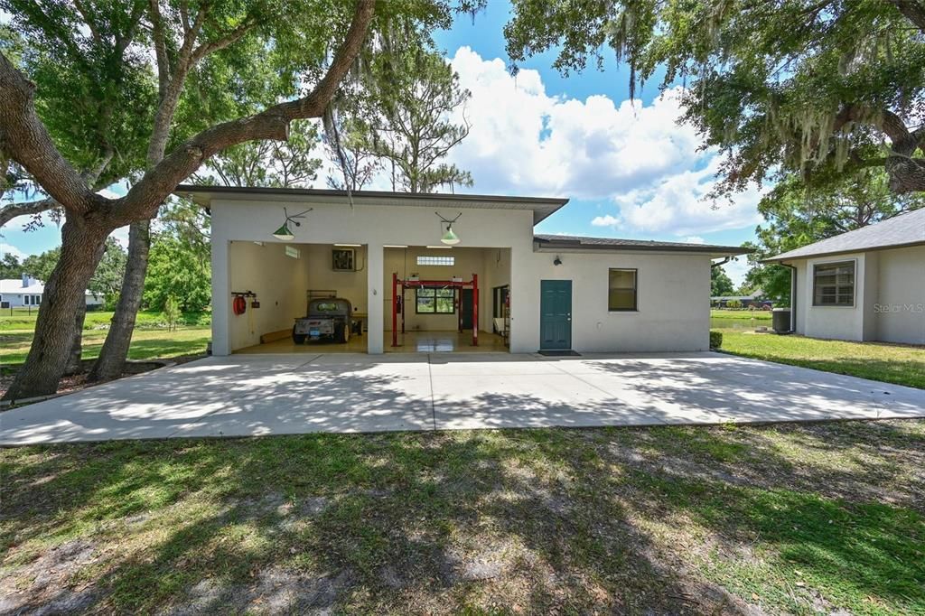 Activo con contrato: $989,900 (3 camas, 3 baños, 2820 Pies cuadrados)