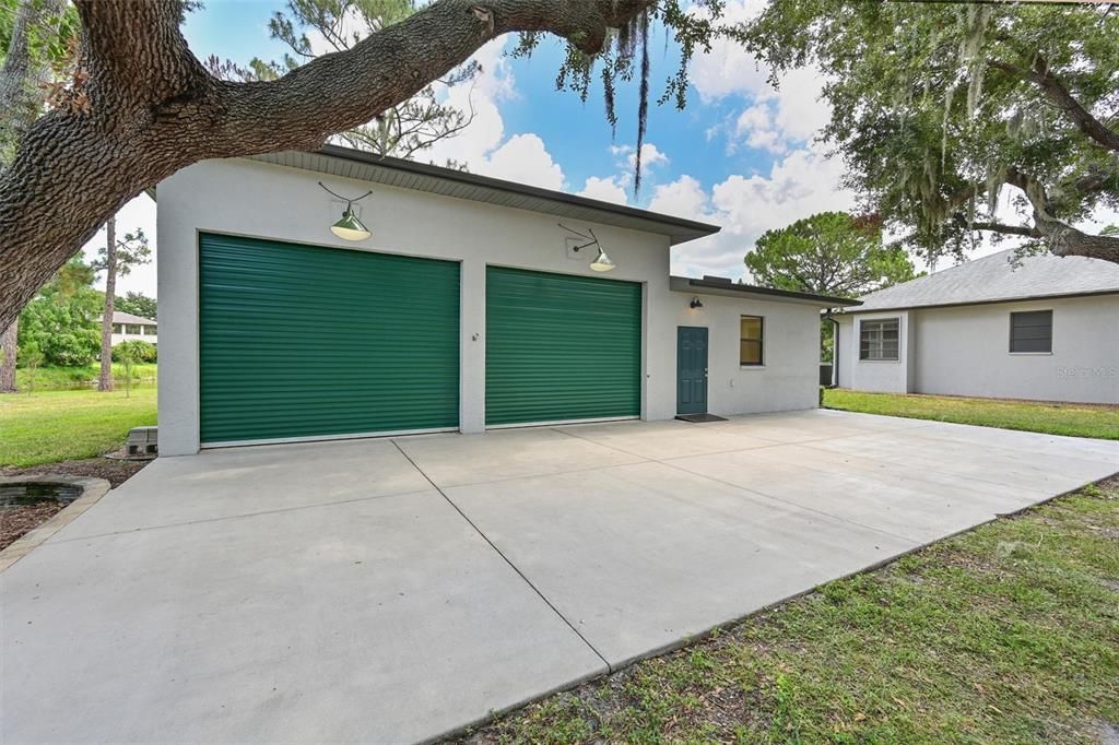 Activo con contrato: $989,900 (3 camas, 3 baños, 2820 Pies cuadrados)