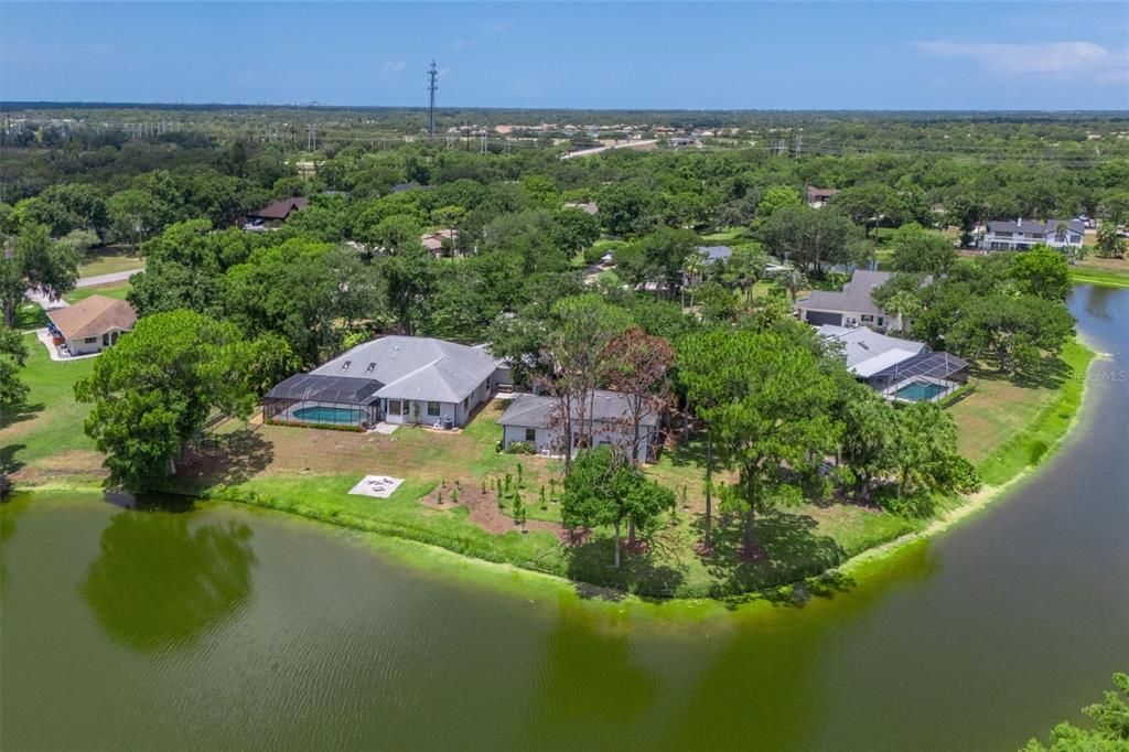 Activo con contrato: $989,900 (3 camas, 3 baños, 2820 Pies cuadrados)