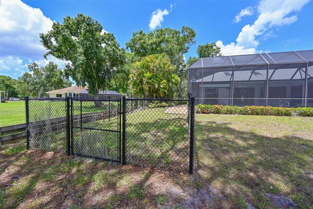 Activo con contrato: $989,900 (3 camas, 3 baños, 2820 Pies cuadrados)