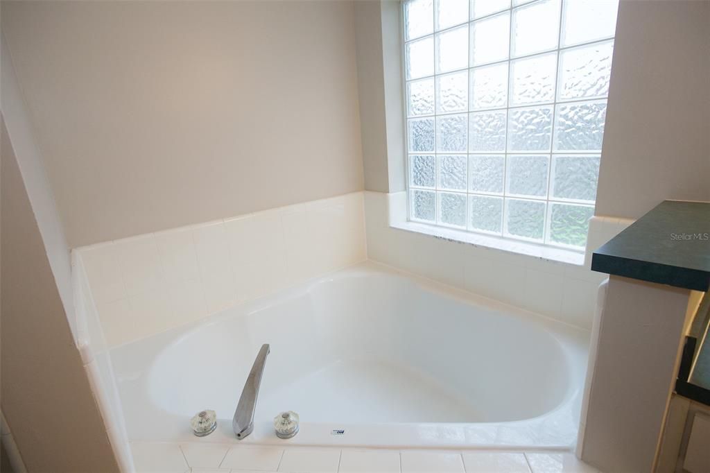 For Sale: $377,900 (3 beds, 2 baths, 1856 Square Feet)