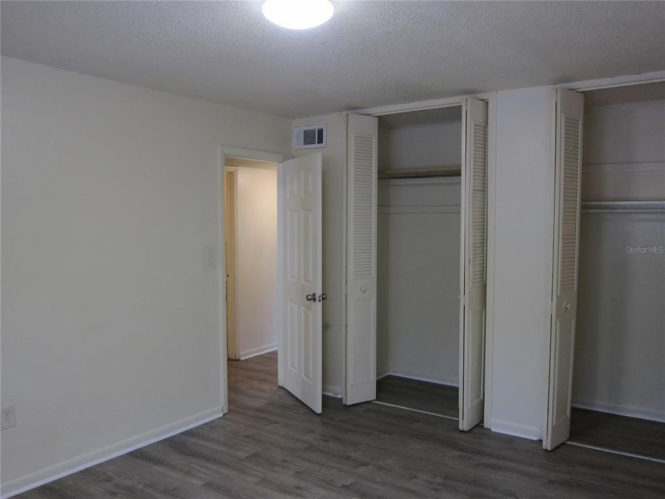 For Rent: $1,050 (2 beds, 1 baths, 900 Square Feet)