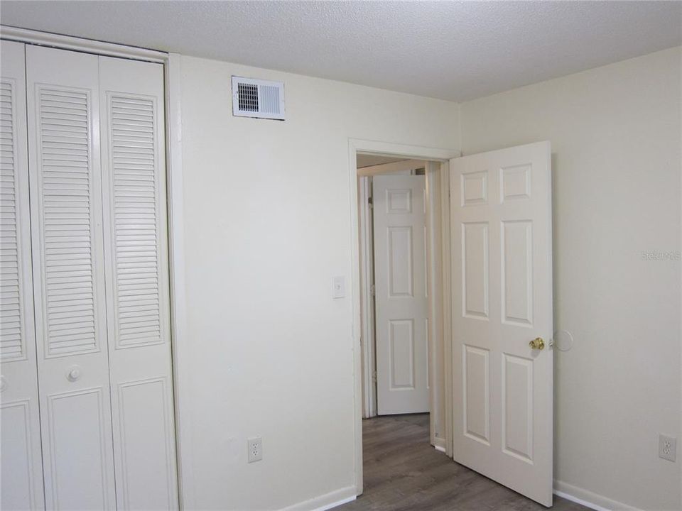 For Rent: $1,050 (2 beds, 1 baths, 900 Square Feet)