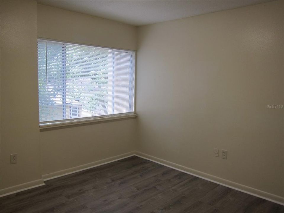 For Rent: $1,050 (2 beds, 1 baths, 900 Square Feet)