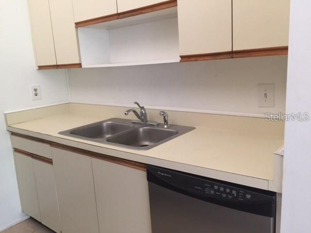 For Rent: $1,450 (1 beds, 1 baths, 504 Square Feet)