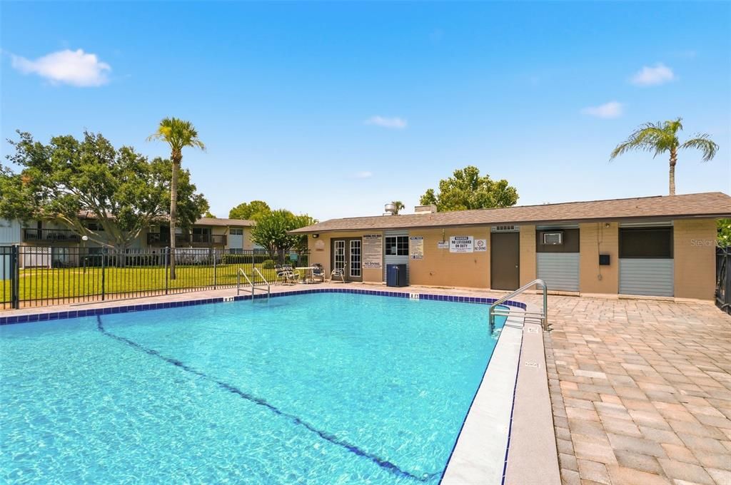 For Rent: $1,600 (2 beds, 1 baths, 881 Square Feet)
