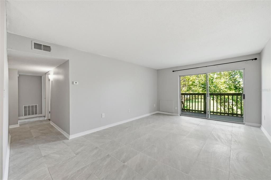 For Rent: $1,600 (2 beds, 1 baths, 881 Square Feet)