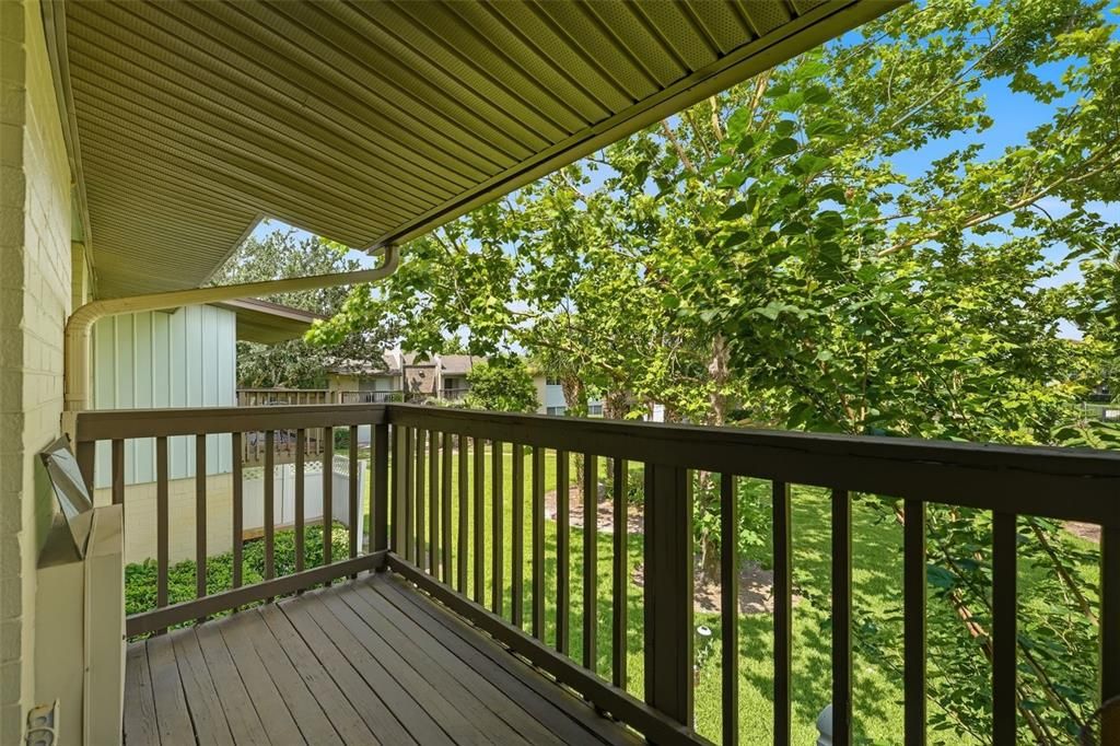 For Rent: $1,600 (2 beds, 1 baths, 881 Square Feet)
