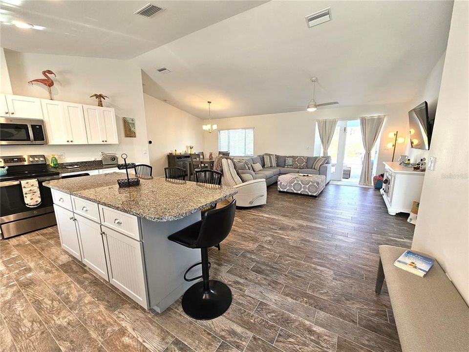 For Rent: $4,800 (3 beds, 2 baths, 1481 Square Feet)
