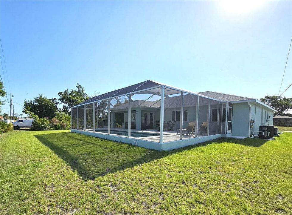 For Rent: $4,800 (3 beds, 2 baths, 1481 Square Feet)