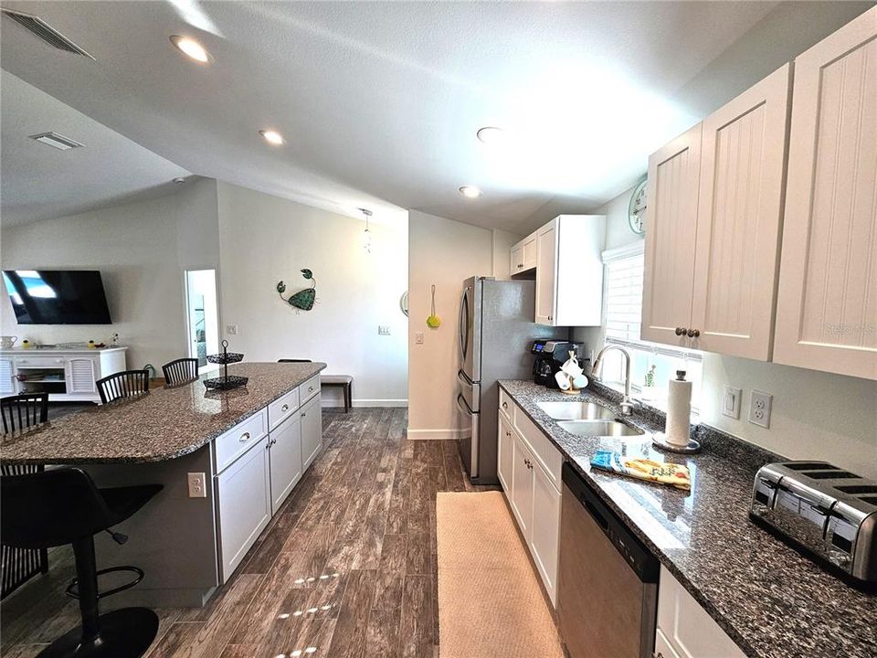 For Rent: $4,800 (3 beds, 2 baths, 1481 Square Feet)