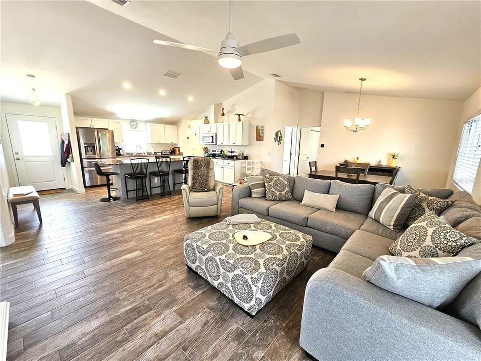 For Rent: $4,800 (3 beds, 2 baths, 1481 Square Feet)