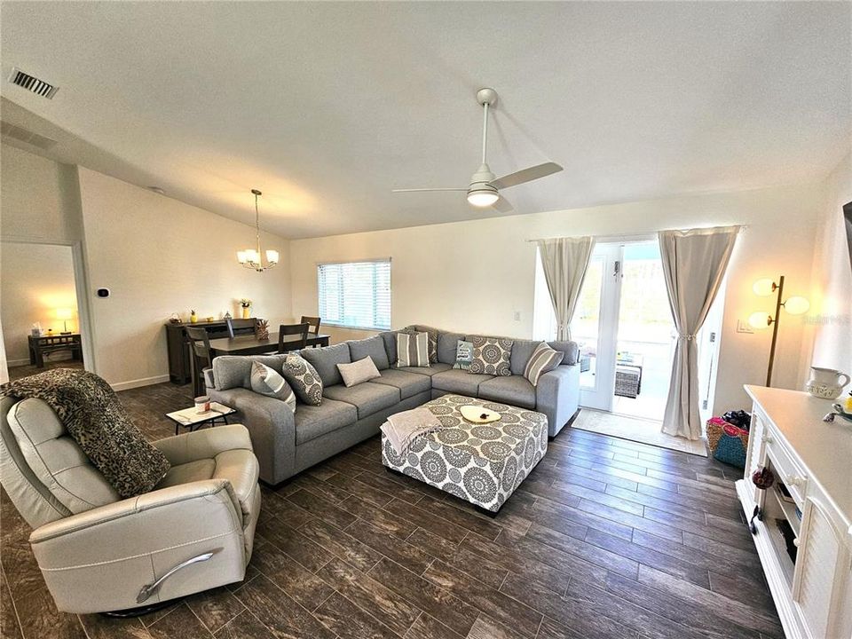 For Rent: $4,800 (3 beds, 2 baths, 1481 Square Feet)