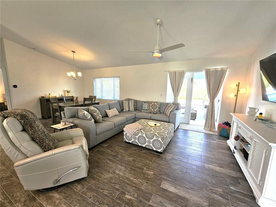 For Rent: $4,800 (3 beds, 2 baths, 1481 Square Feet)