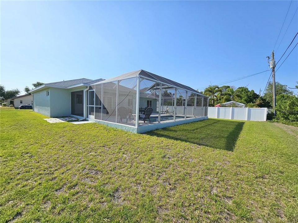 For Rent: $4,800 (3 beds, 2 baths, 1481 Square Feet)
