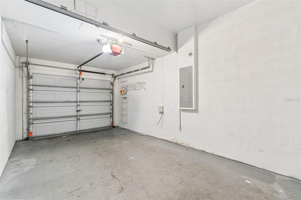 For Sale: $329,900 (3 beds, 2 baths, 2071 Square Feet)