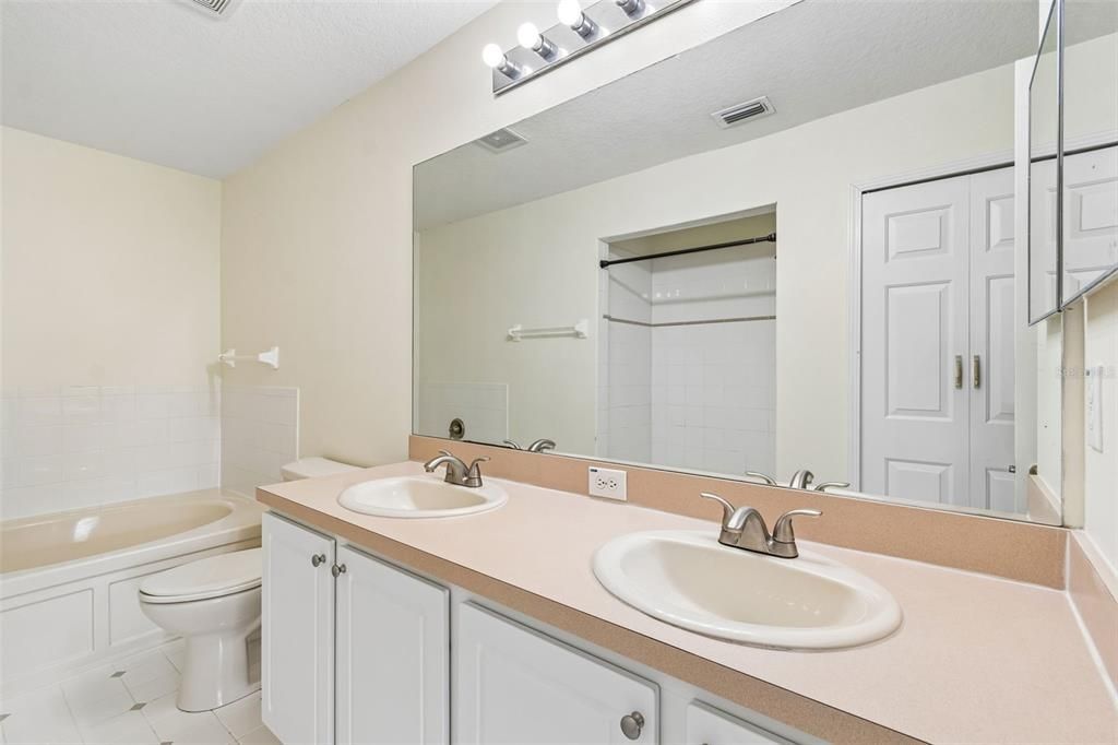 For Sale: $329,900 (3 beds, 2 baths, 2071 Square Feet)
