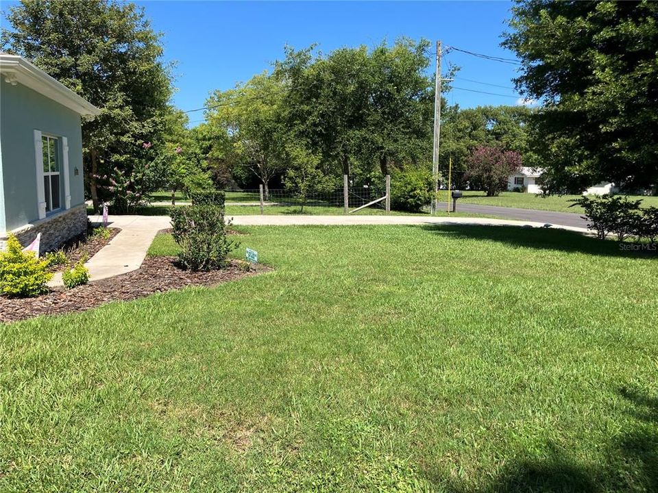 For Rent: $3,000 (4 beds, 2 baths, 1958 Square Feet)