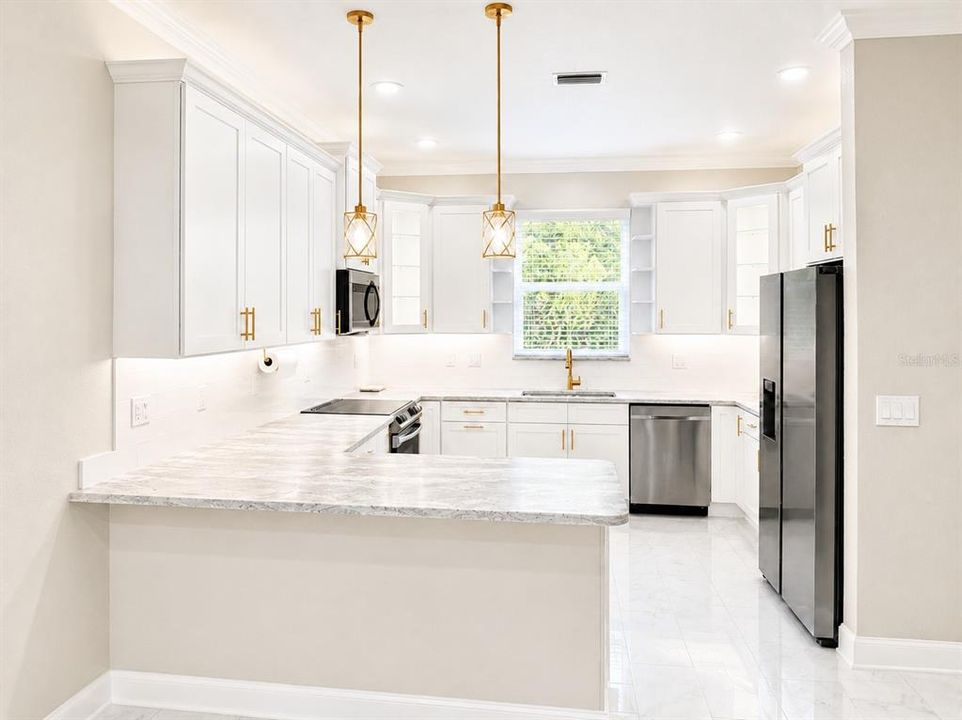 For Rent: $3,000 (4 beds, 2 baths, 1958 Square Feet)