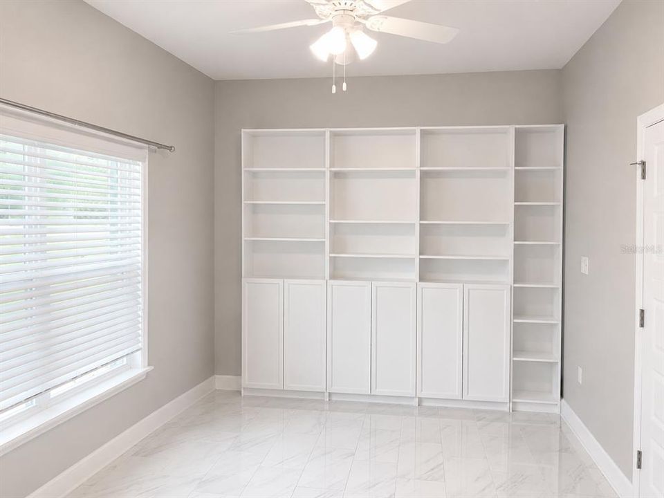For Rent: $3,000 (4 beds, 2 baths, 1958 Square Feet)