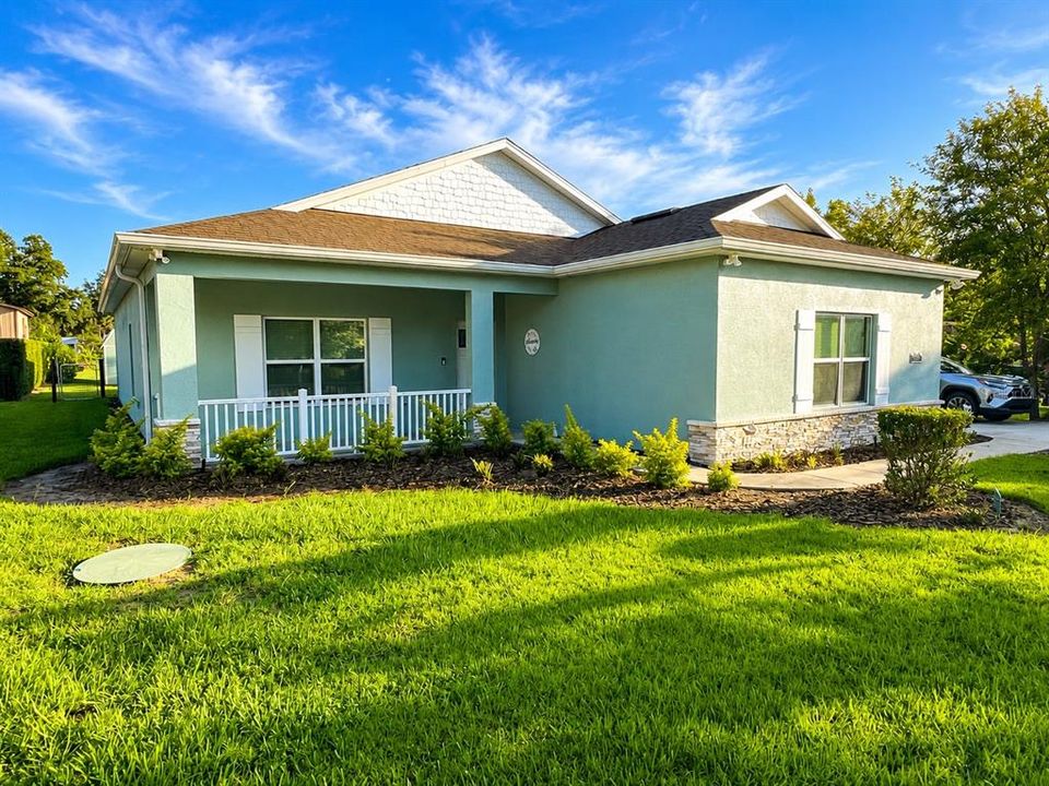 For Rent: $3,000 (4 beds, 2 baths, 1958 Square Feet)