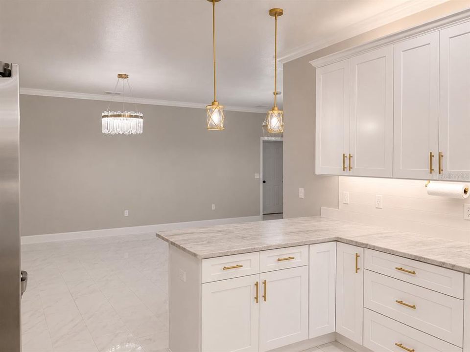For Rent: $3,000 (4 beds, 2 baths, 1958 Square Feet)